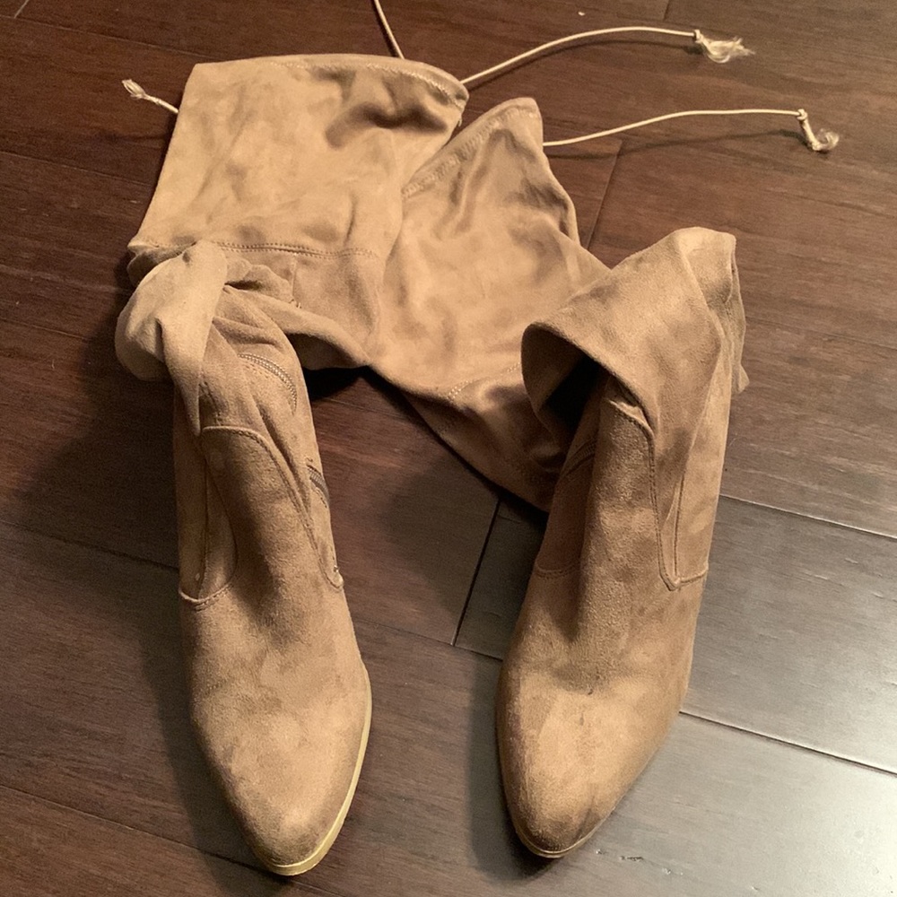 Heeled Boots-Long - image 2